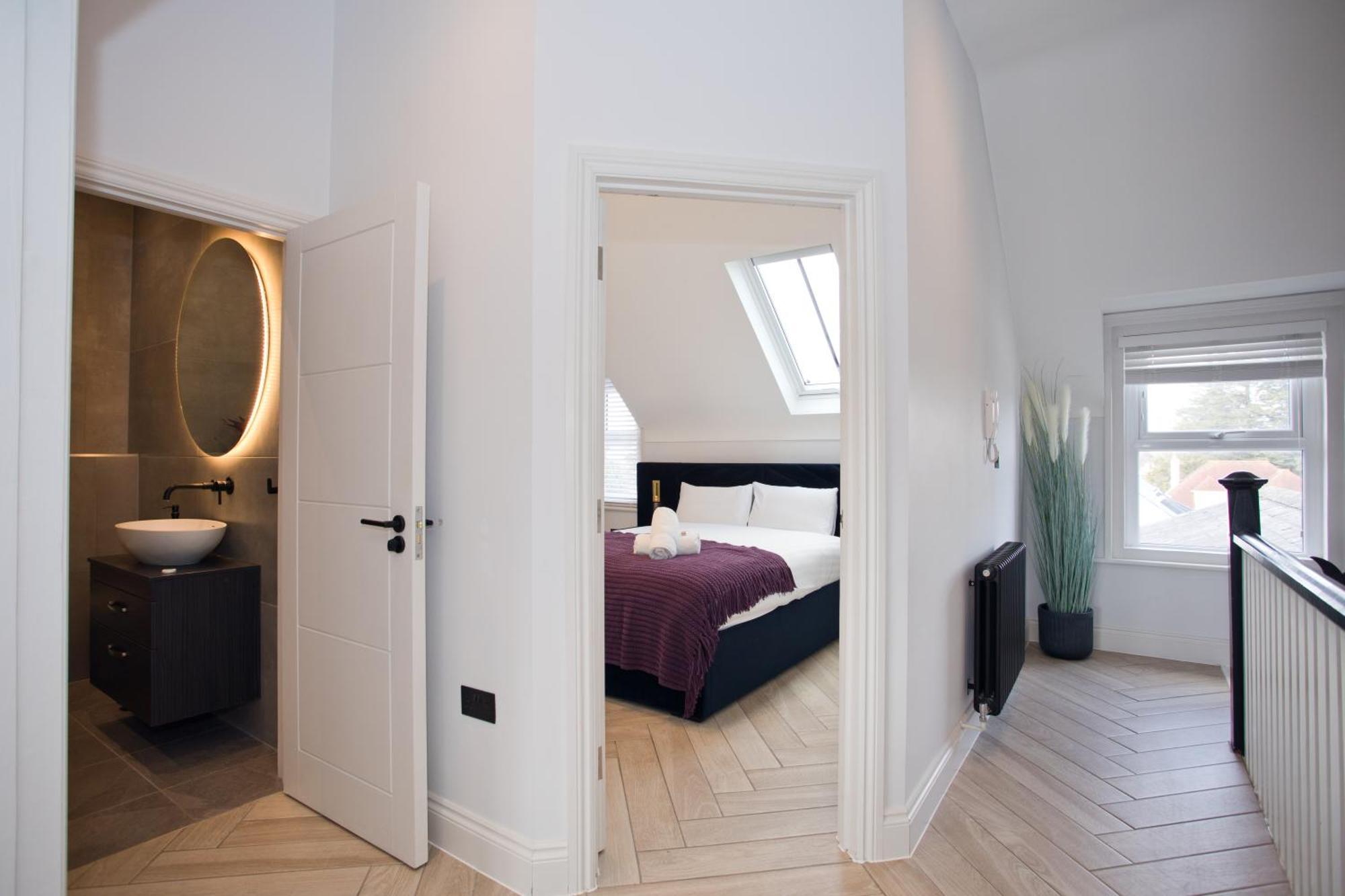 Ultra Stylish Apt Set In An Affluent Location Poole Buitenkant foto
