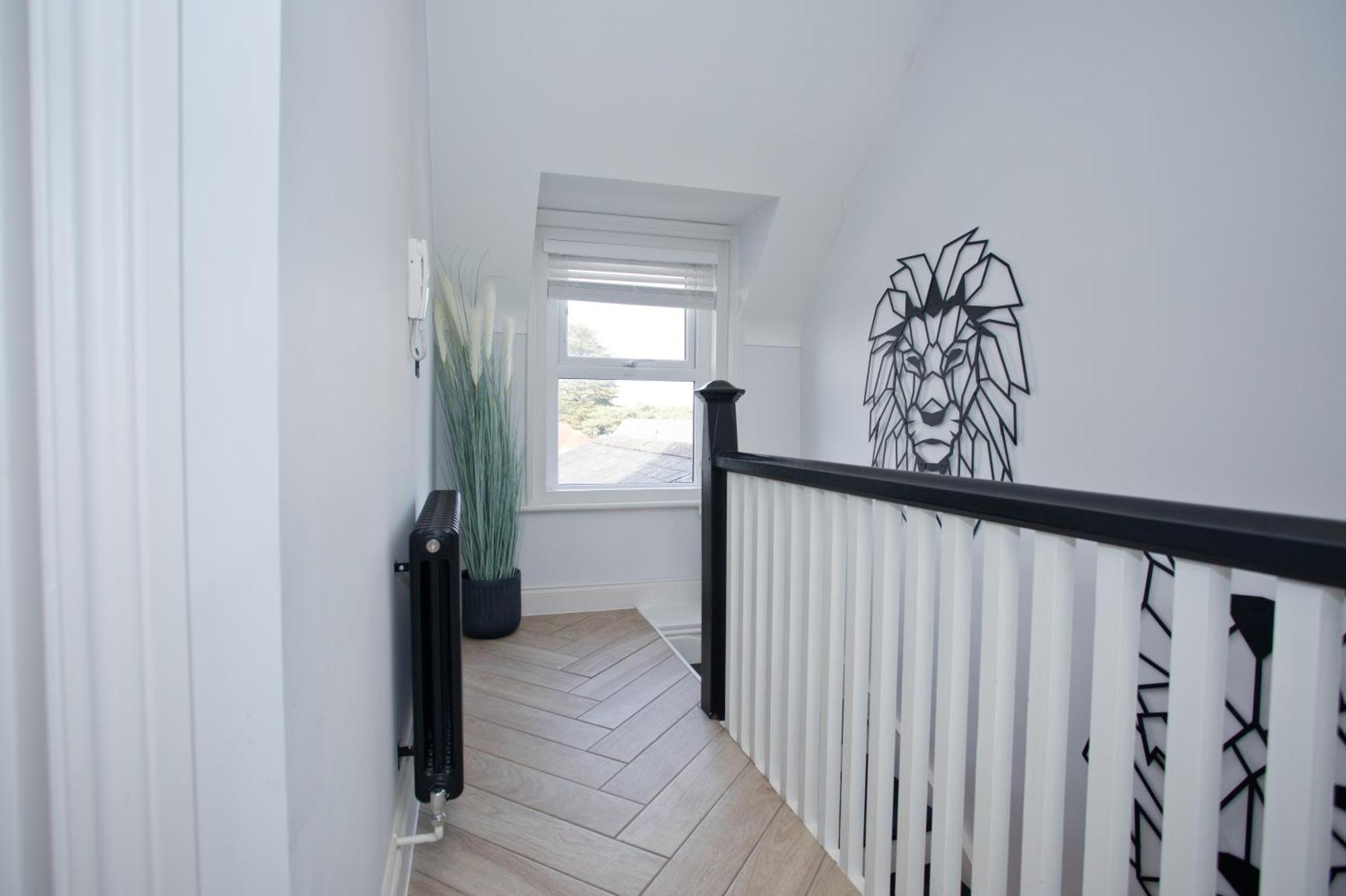 Ultra Stylish Apt Set In An Affluent Location Poole Buitenkant foto