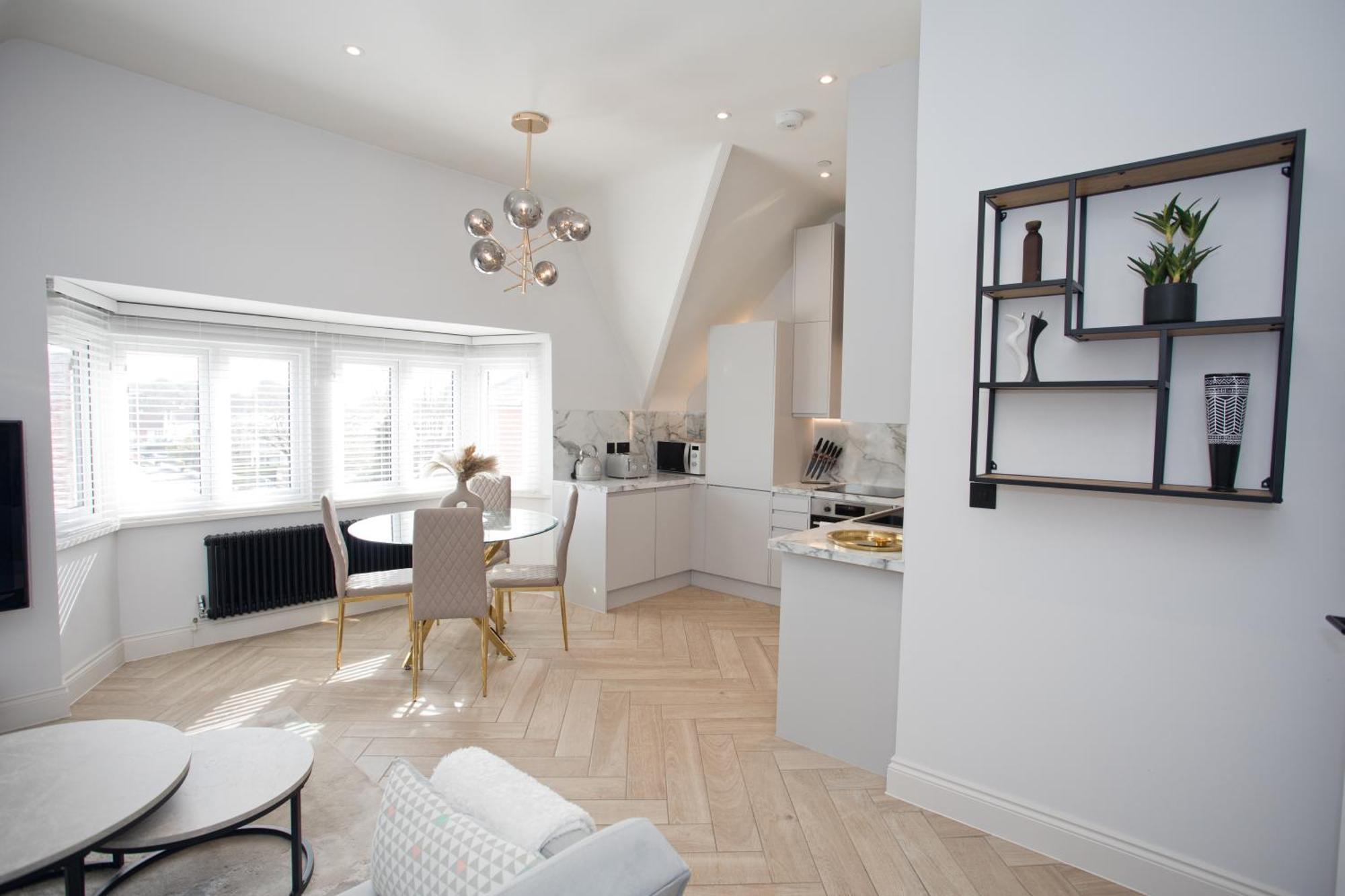 Ultra Stylish Apt Set In An Affluent Location Poole Buitenkant foto