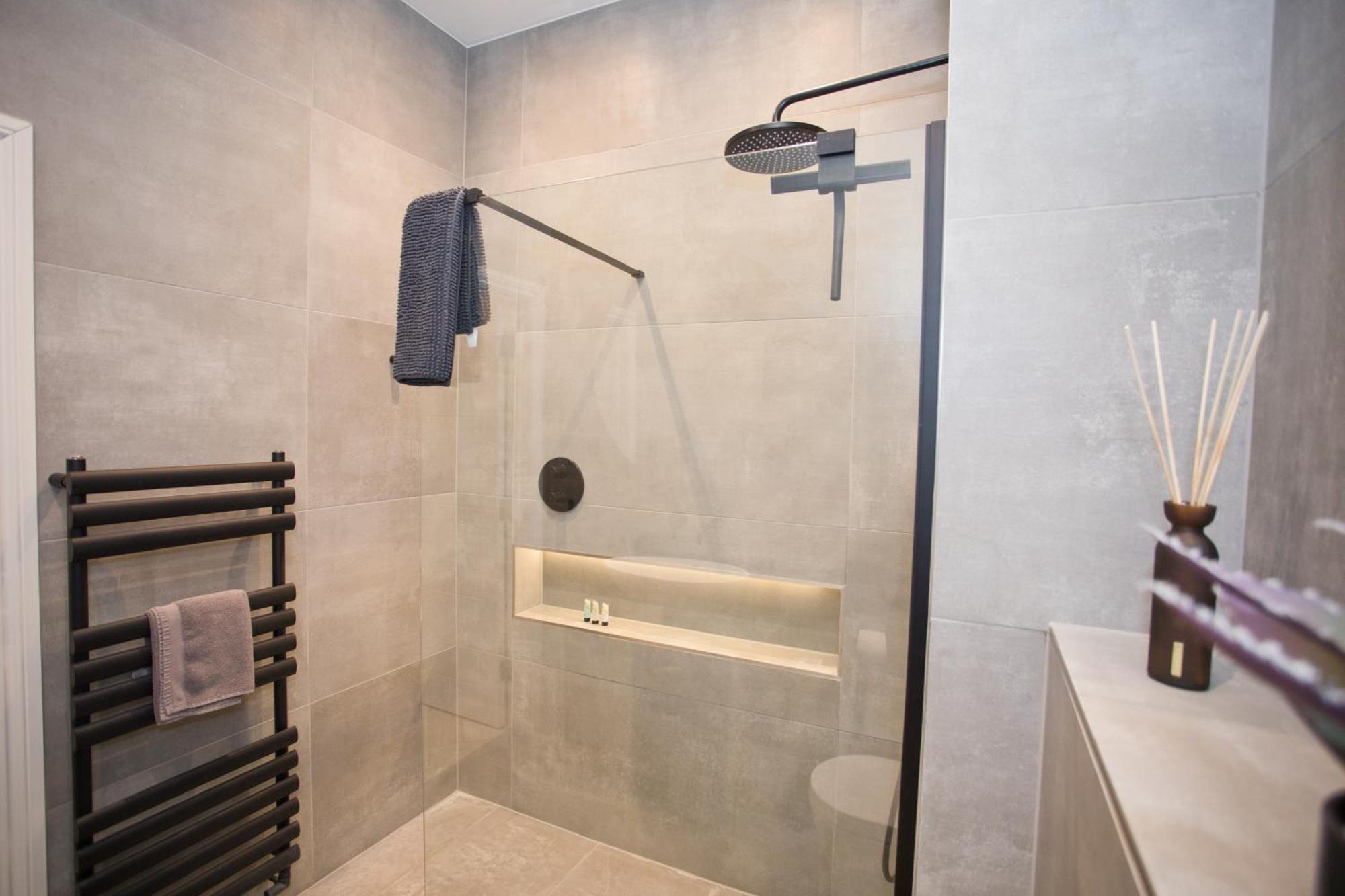 Ultra Stylish Apt Set In An Affluent Location Poole Buitenkant foto