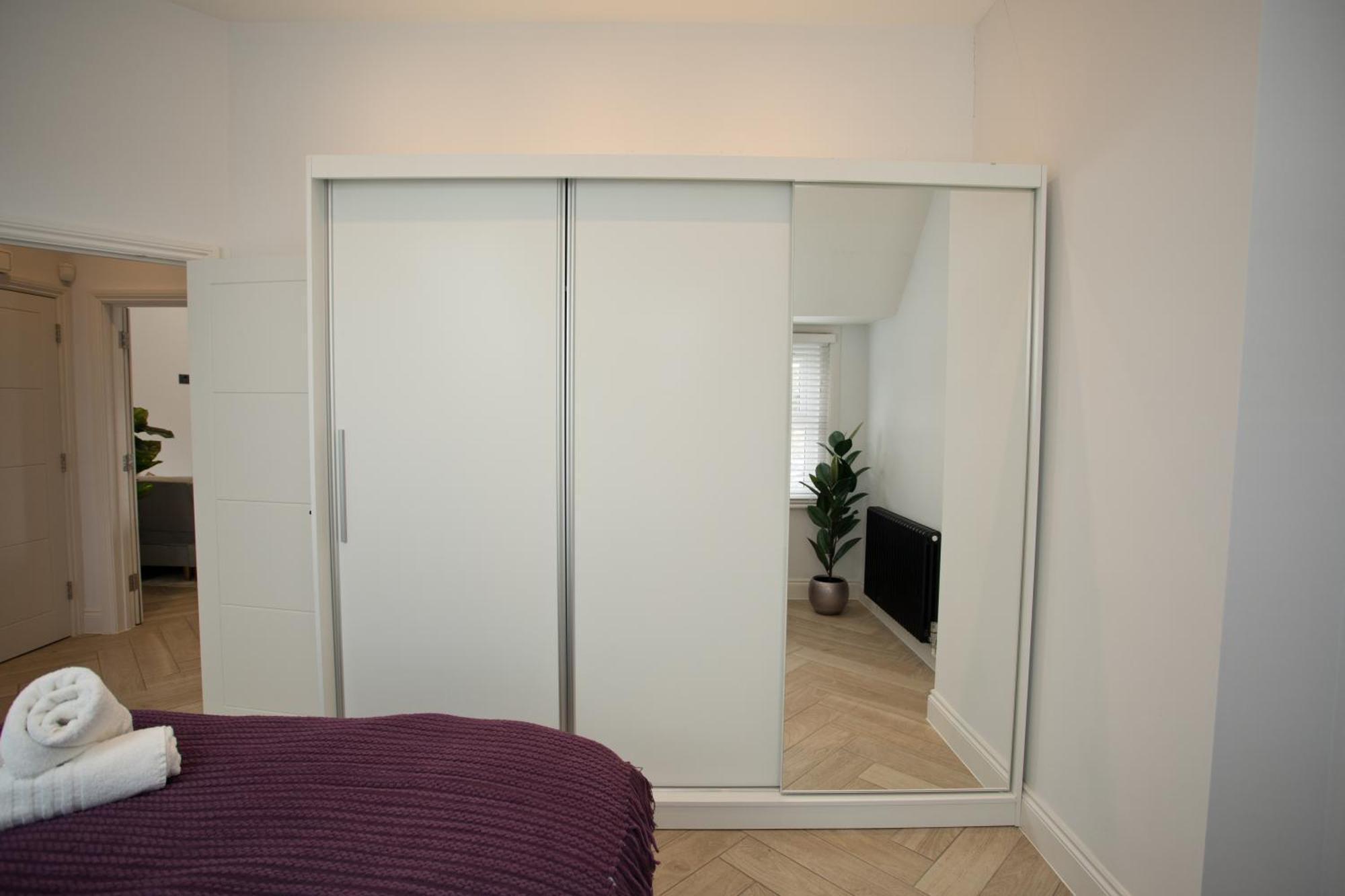 Ultra Stylish Apt Set In An Affluent Location Poole Buitenkant foto