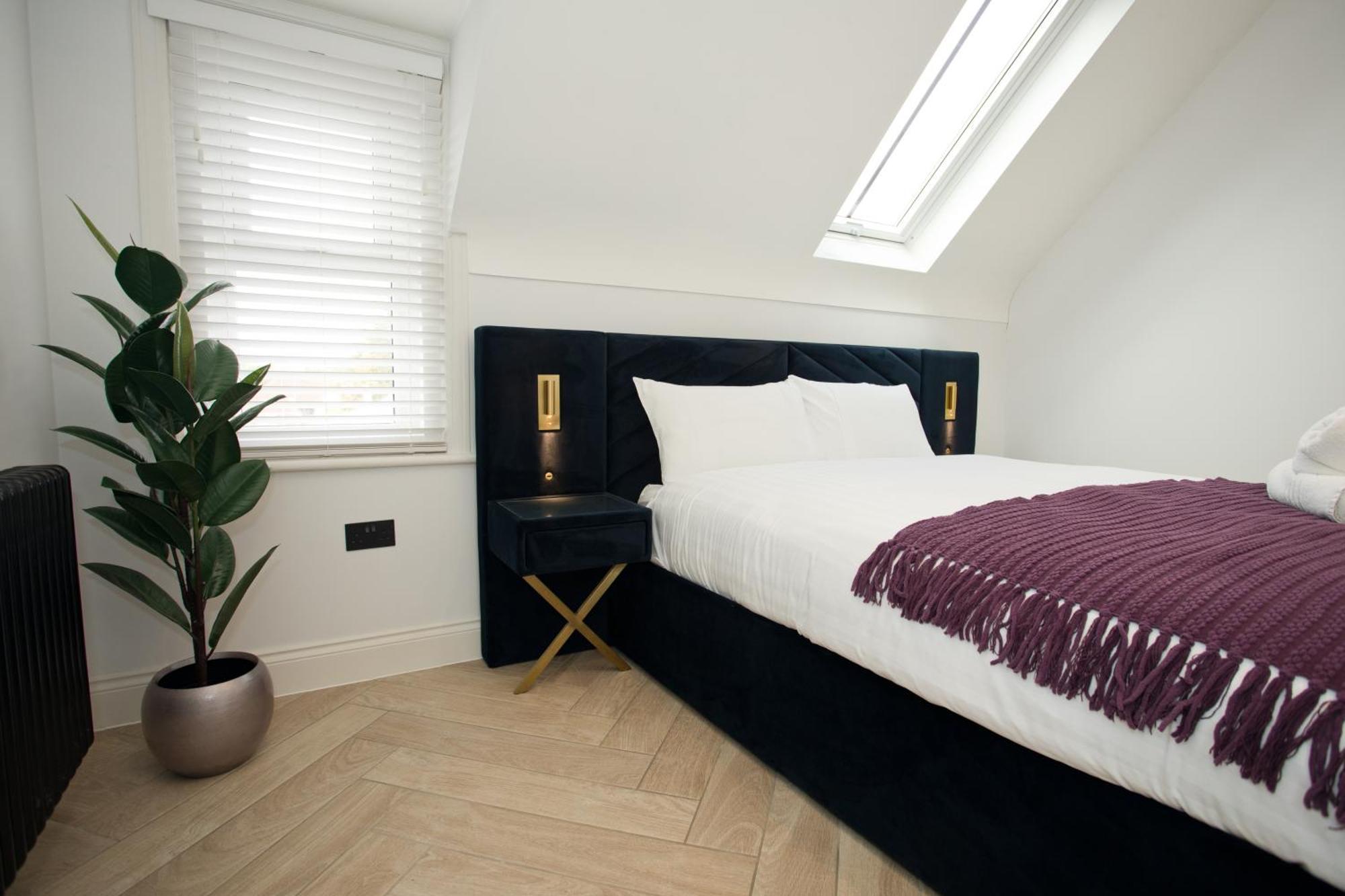 Ultra Stylish Apt Set In An Affluent Location Poole Buitenkant foto