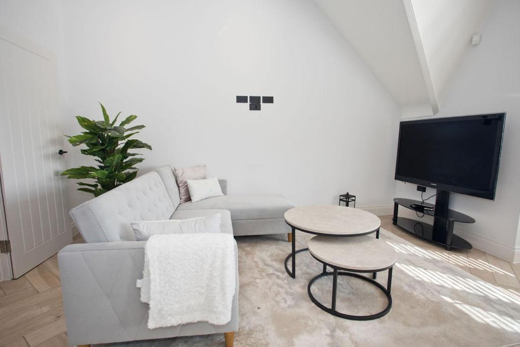 Ultra Stylish Apt Set In An Affluent Location Poole Buitenkant foto