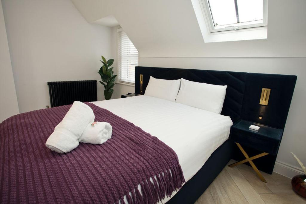 Ultra Stylish Apt Set In An Affluent Location Poole Buitenkant foto