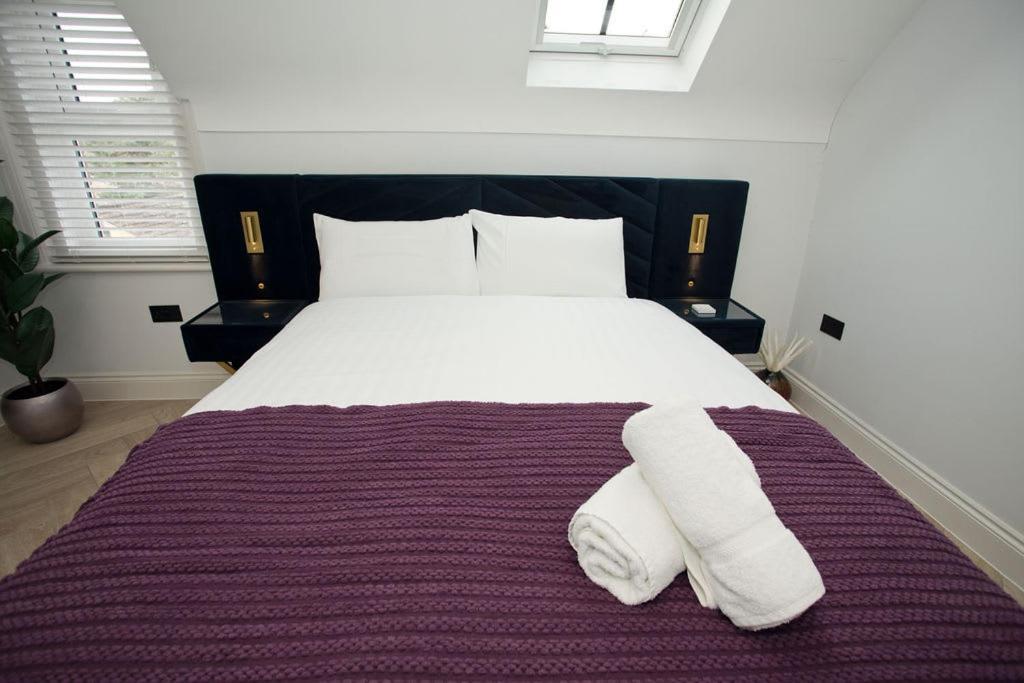 Ultra Stylish Apt Set In An Affluent Location Poole Buitenkant foto