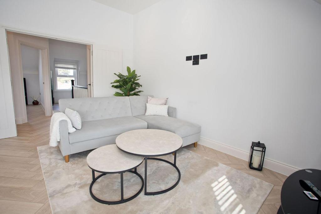 Ultra Stylish Apt Set In An Affluent Location Poole Buitenkant foto